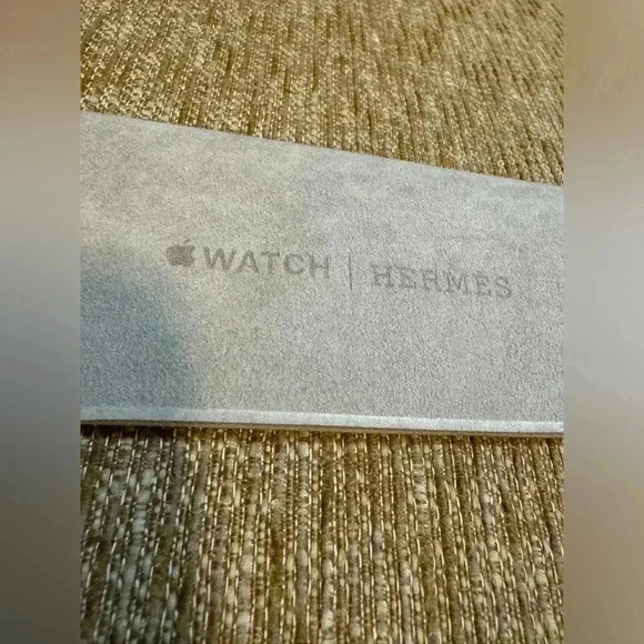⭐️ Authentic Apple Watch Hermes dust cover ⭐️ - Picture 2 of 7